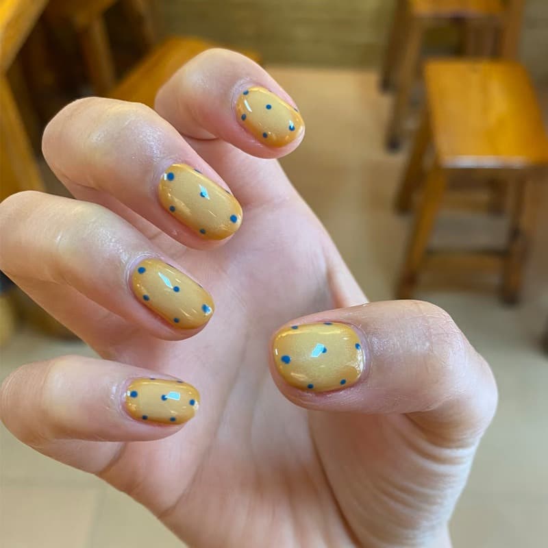 Yellow Blue Dot Press On Nails Cute Short Round Nail Set